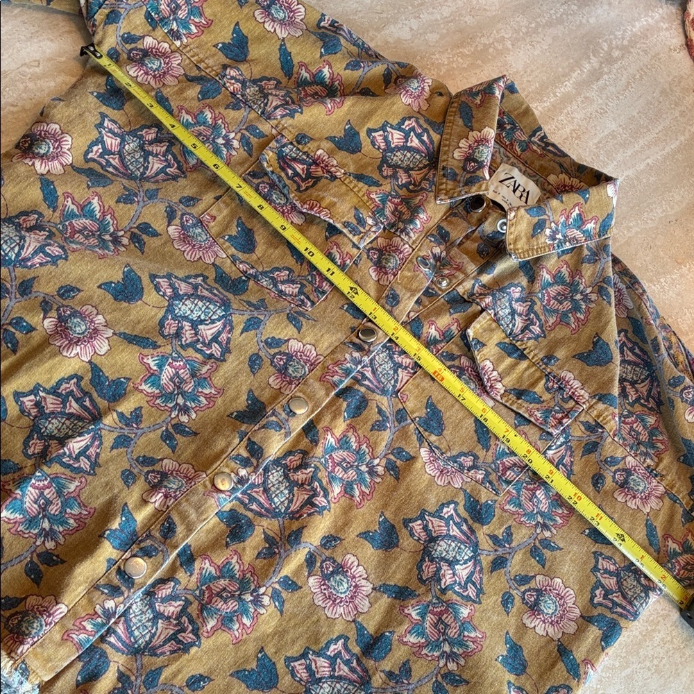 ZARA jacket, mustard yellow,  blue Floral pattern & applique back. Oversized. S - Picture 12 of 15